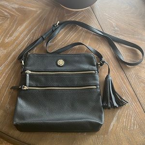 Anne Klein black cross body purse. All zippers are functional.
